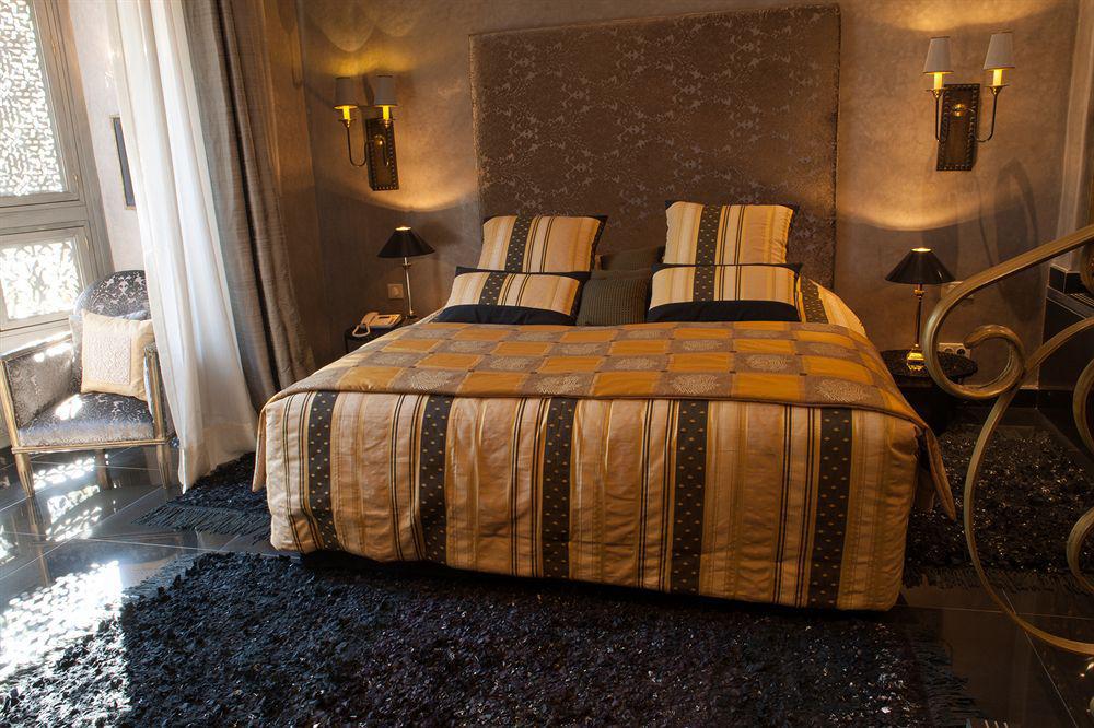 ติกมิซา สวีทส์ แอนด์ พาวิเลียน Hotel Ouled Jelal ภายนอก รูปภาพ A bedroom at the hotel