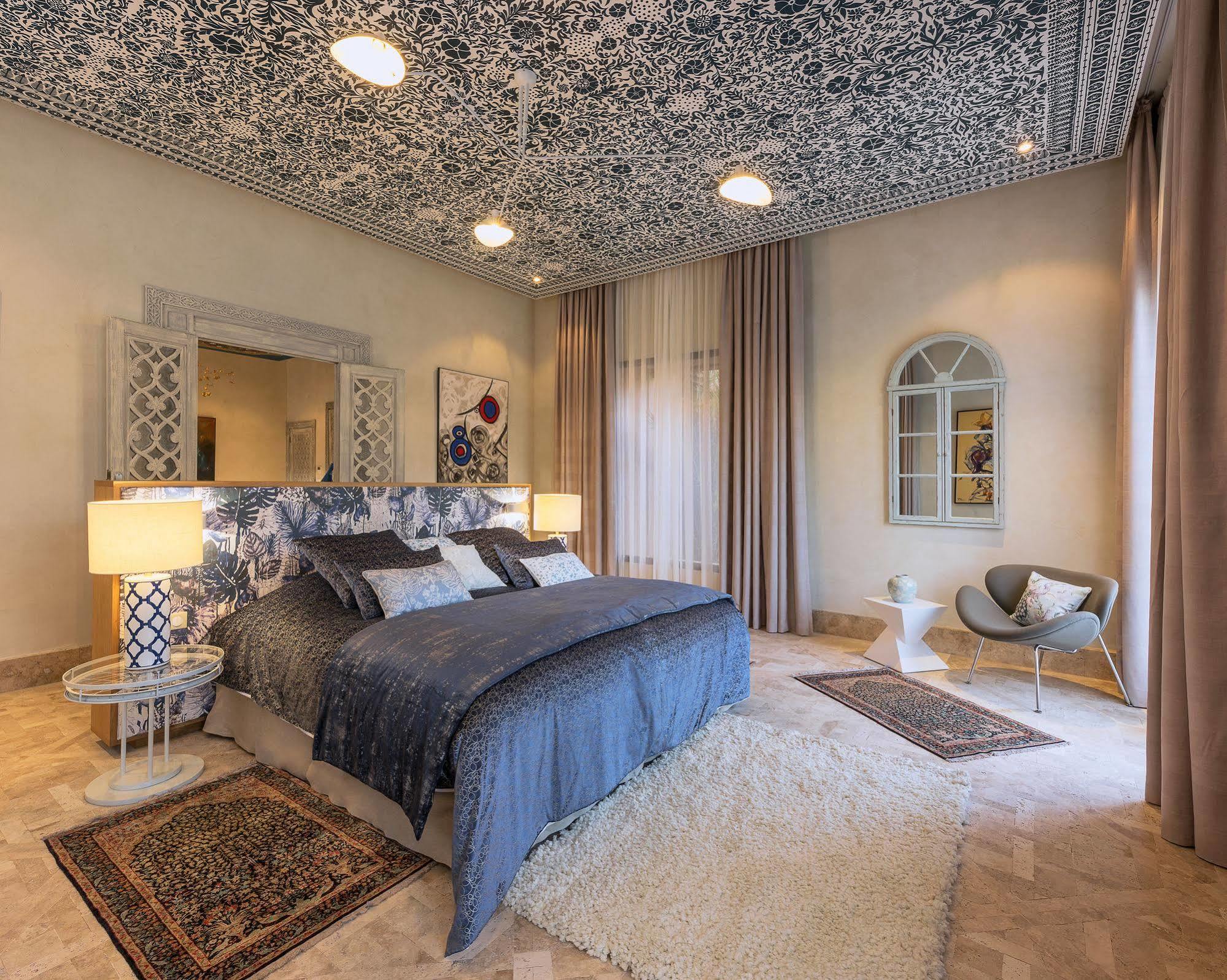 ติกมิซา สวีทส์ แอนด์ พาวิเลียน Hotel Ouled Jelal ภายนอก รูปภาพ A bedroom