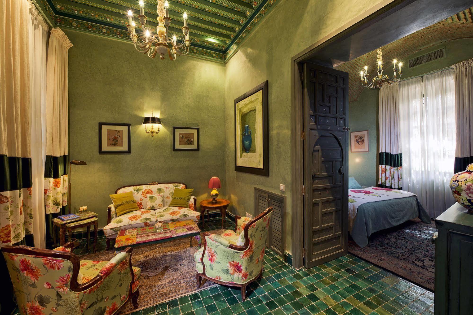 ติกมิซา สวีทส์ แอนด์ พาวิเลียน Hotel Ouled Jelal ภายนอก รูปภาพ Suite