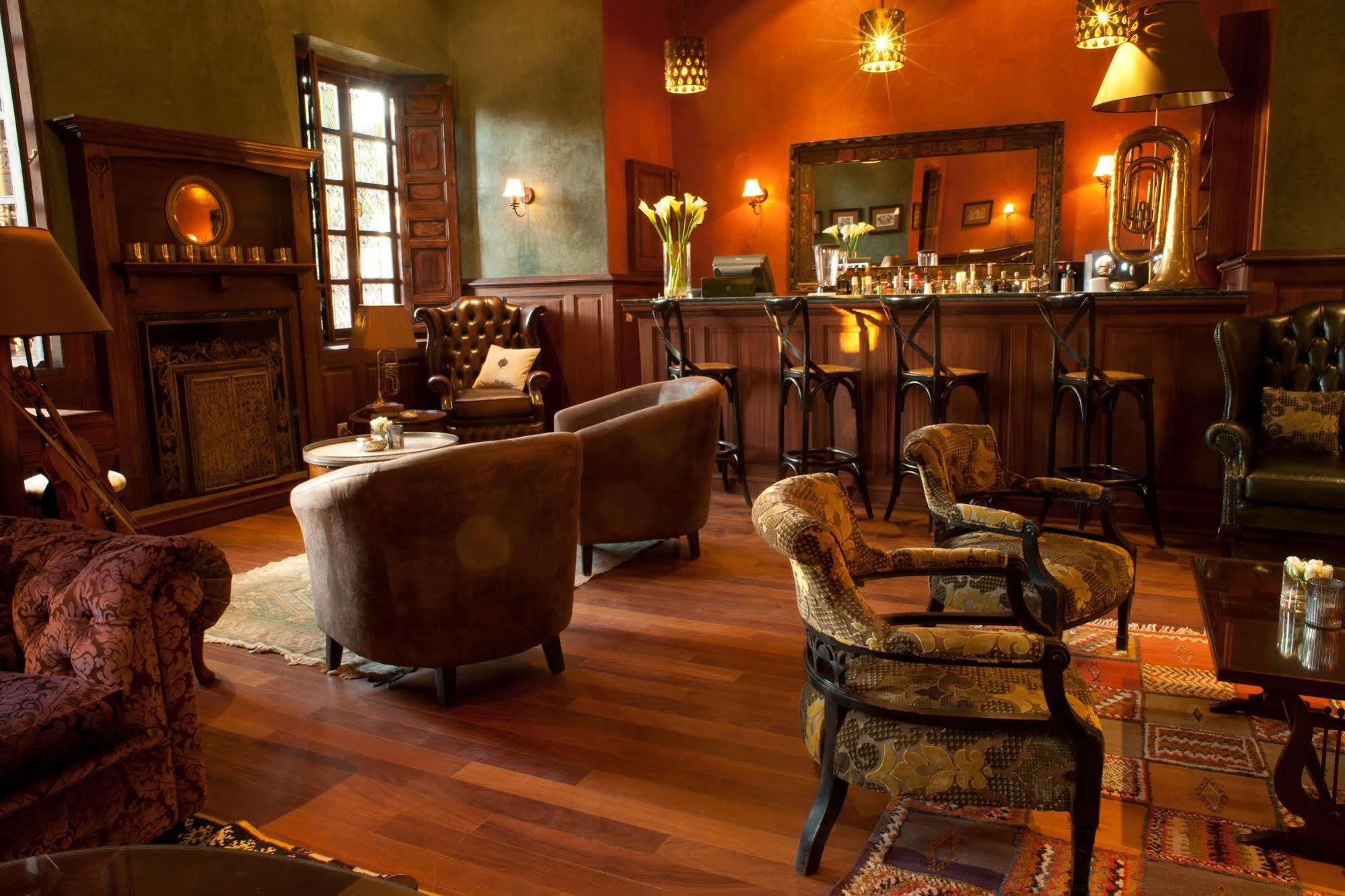 ติกมิซา สวีทส์ แอนด์ พาวิเลียน Hotel Ouled Jelal ร้านอาหาร รูปภาพ The interior of the restaurant